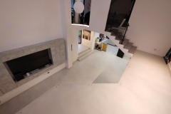 podłoga z mikrocementu w salonie i jadalni