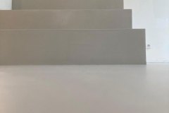 mikrocement Resistone na schodach