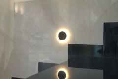 mikrocement na ścianie