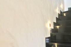 mikrocement na ścianie